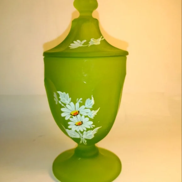 Westmorland floral frosted green glass decanter. - Picture 5 of 5